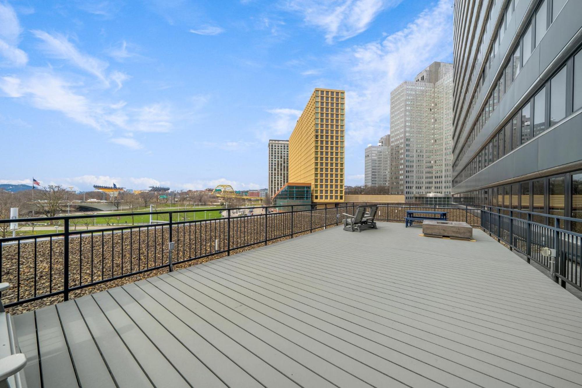 Vibrant Luxury Prime Location 24-7 Onsite Parking Gym Lounge Apartment Питсбърг Екстериор снимка